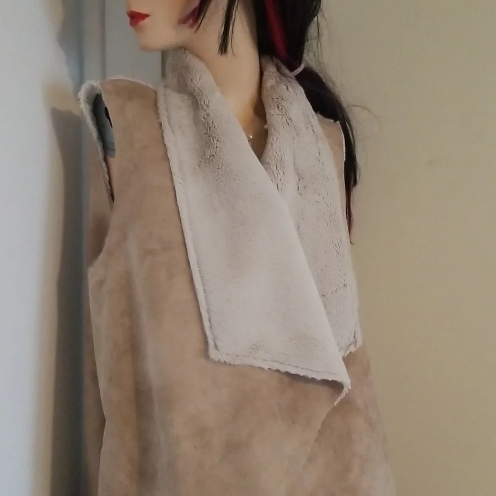 Joseph Ribkoff vest - Picture 2 of 7
